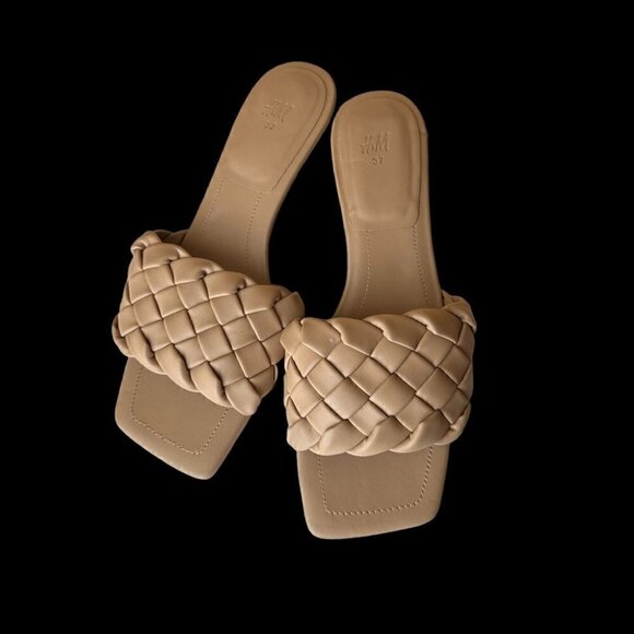 HM tan slides - Picture 6 of 7